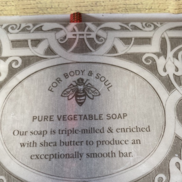 CHRISTMAS TREE Shea Butter Hand Soap Bars by Michel NEW Gift Set of 2 - Picture 9 of 15